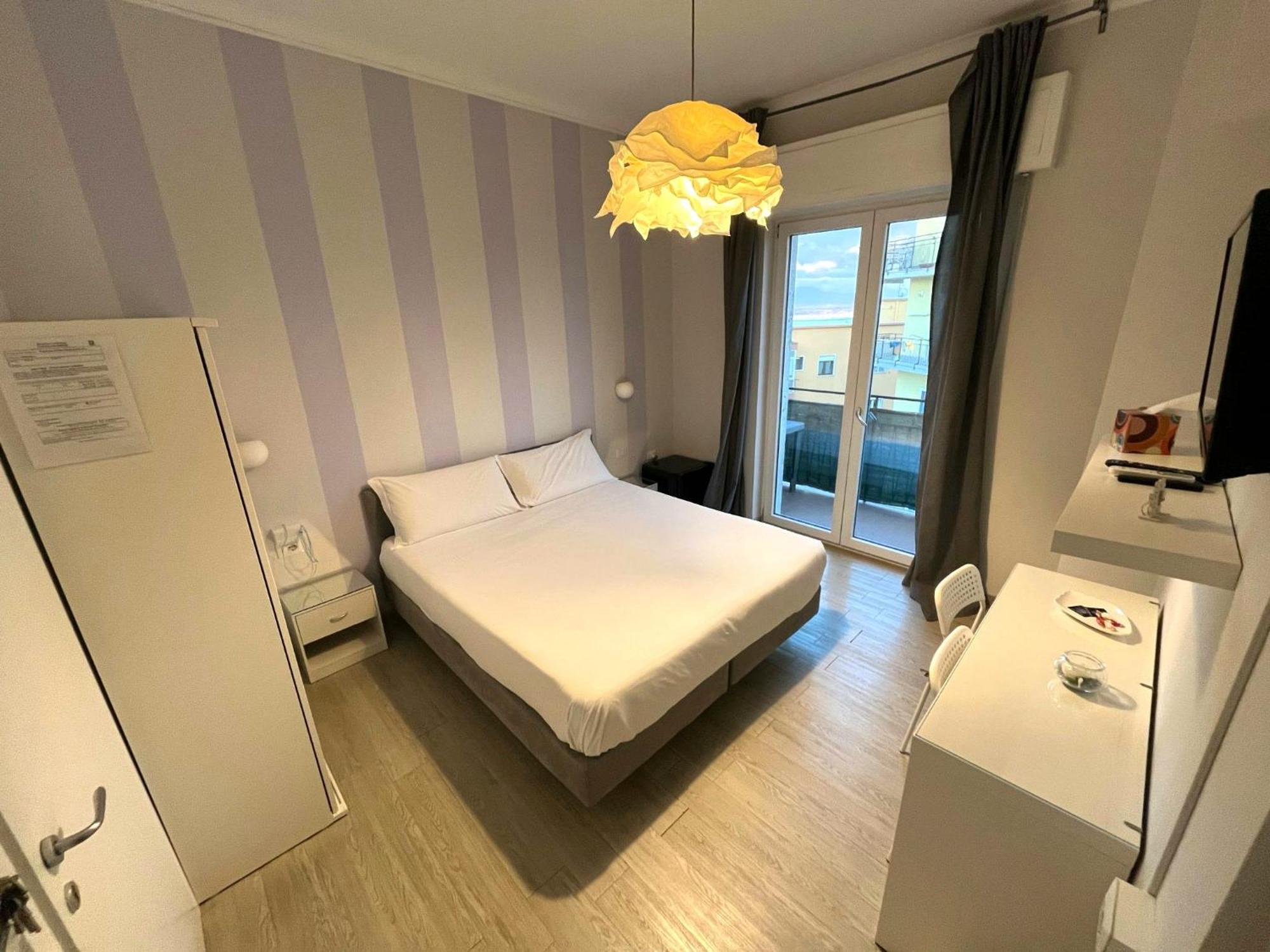 F.Rooms Napoli المظهر الخارجي الصورة