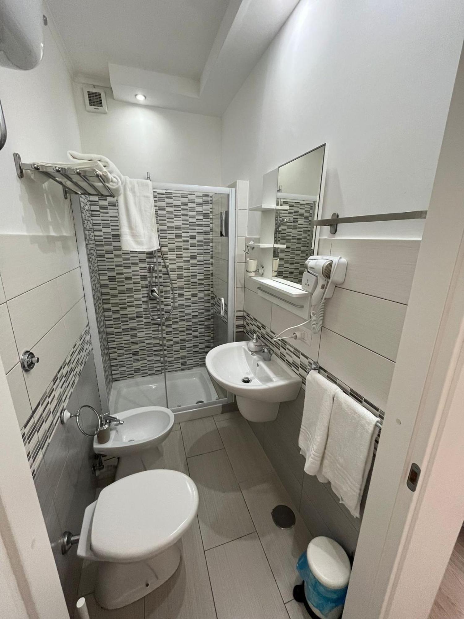 F.Rooms Napoli المظهر الخارجي الصورة